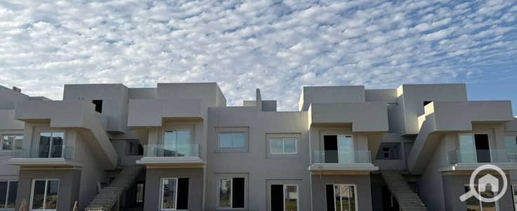 4 Bedroom Townhouse for Sale in Sheikh Zayed, Giza - IMG-20260421-WA0187_edit_217946881655866. jpg 4 Bedroom Townhouse for Sale in Sheikh Zayed, Giza - IMG-20260421-WA0187_edit_217946881655866. jpg