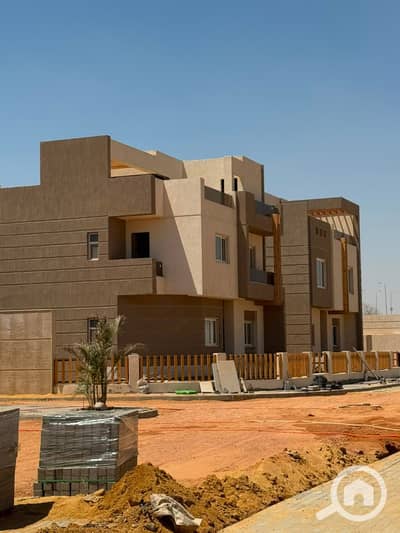 4 Bedroom Townhouse for Sale in Sheikh Zayed, Giza - WhatsApp Image 2026-08-10 at 2.26. 13 PM. jpeg 4 Bedroom Townhouse for Sale in Sheikh Zayed, Giza - WhatsApp Image 2026-08-10 at 2.26. 13 PM. jpeg