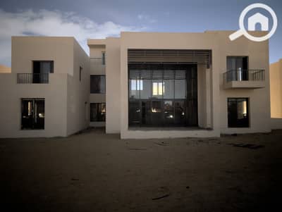 6 Bedroom Villa for Sale in 6th of October, Giza - 79905d55-fea6-4a5e-9e52-b6e313f96a5e. jpg