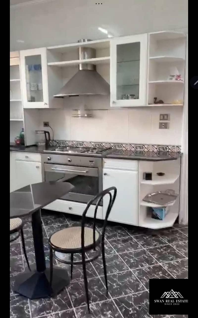 8 1000268465. png