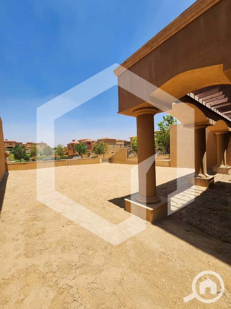 2 Royal Meadows Arco 2. jpeg