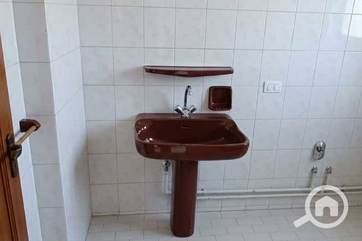 10 1000120227. jpg