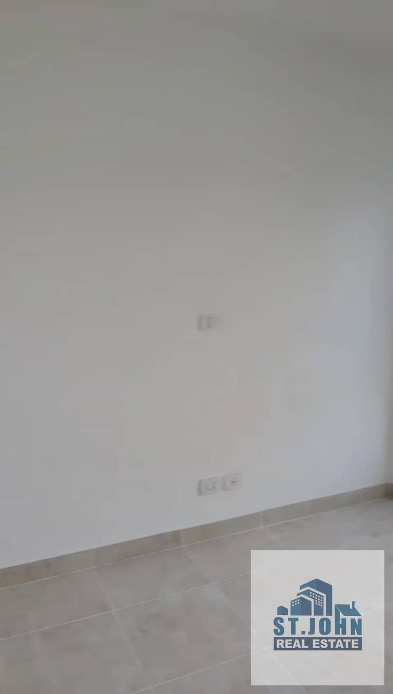 8 1000212891. jpg