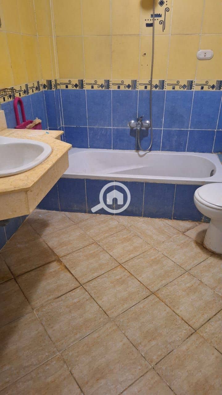4 47050. jpg