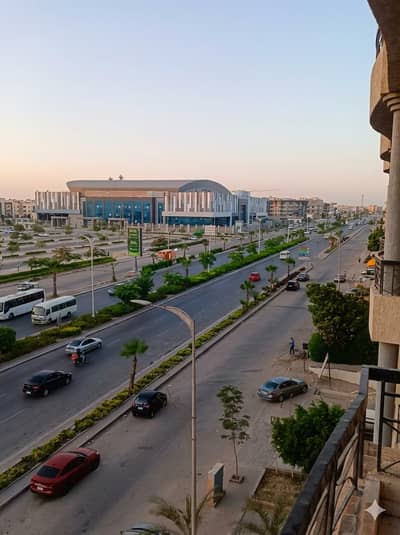 3 Bedroom Flat for Sale in 6th of October, Giza - شقة 185م على المحور المركزي مباشرة بالحى الخامس ٦ أكتوبر (فيو مفتوح)