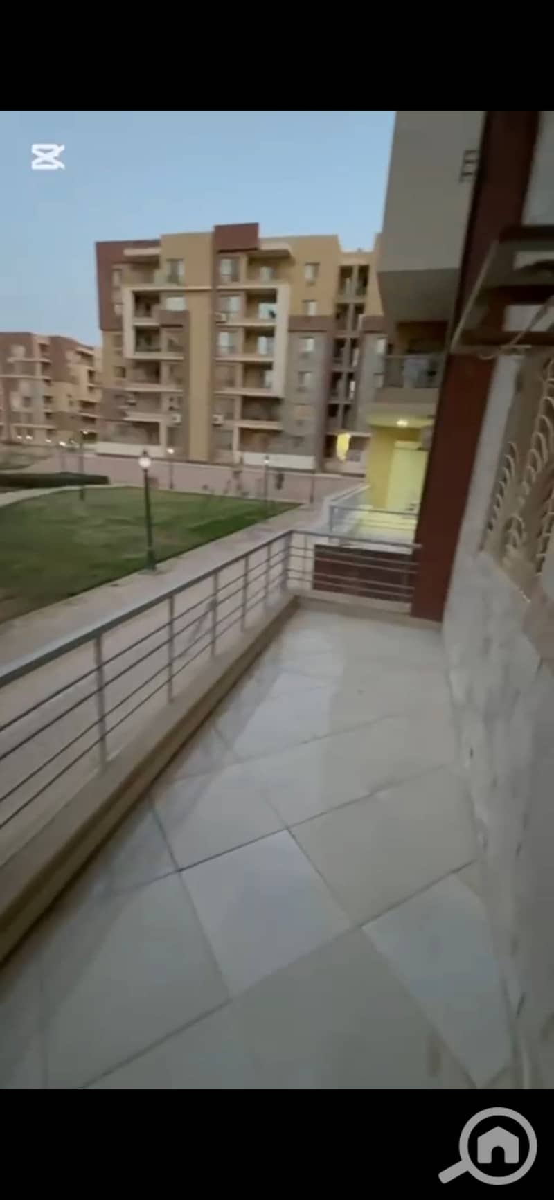 8 1000906012. jpg