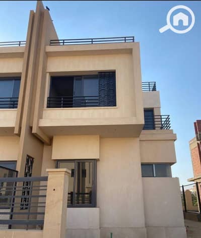 3 Bedroom Twin House for Sale in Sheikh Zayed, Giza - WhatsApp Image 2026-04-16 at 2.25. 11 PM. jpeg
