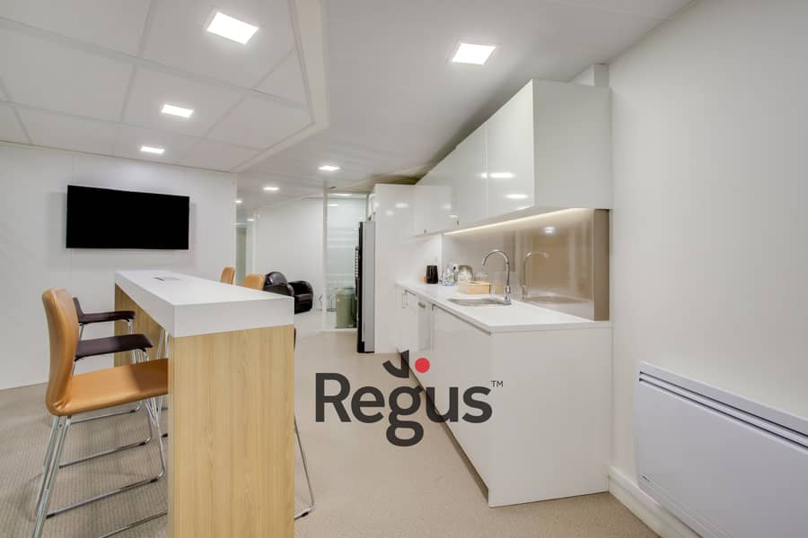8 Regus_Rueil_Malmaison_France_Kitchen_5. jpg