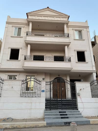 3 Bedroom Villa for Sale in New Cairo, Cairo - فيلا للبيع كمبوند الدفاع الوطني التجمع الخامس