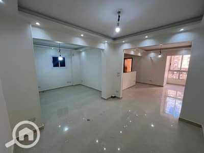 2 Bedroom Flat for Sale in Bolkly, Alexandria - 391c5f51-d670-4820-b8c3-6e952f993c2b. jpg