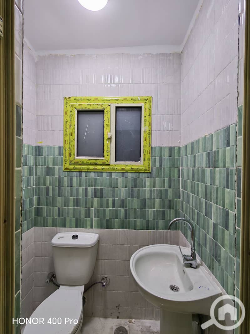 12 240090. jpg