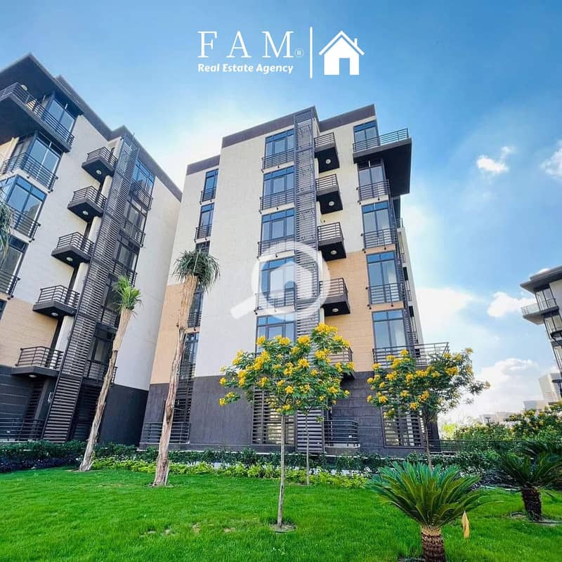 4 Gold Home Real Estate Social Media Post (3). png
