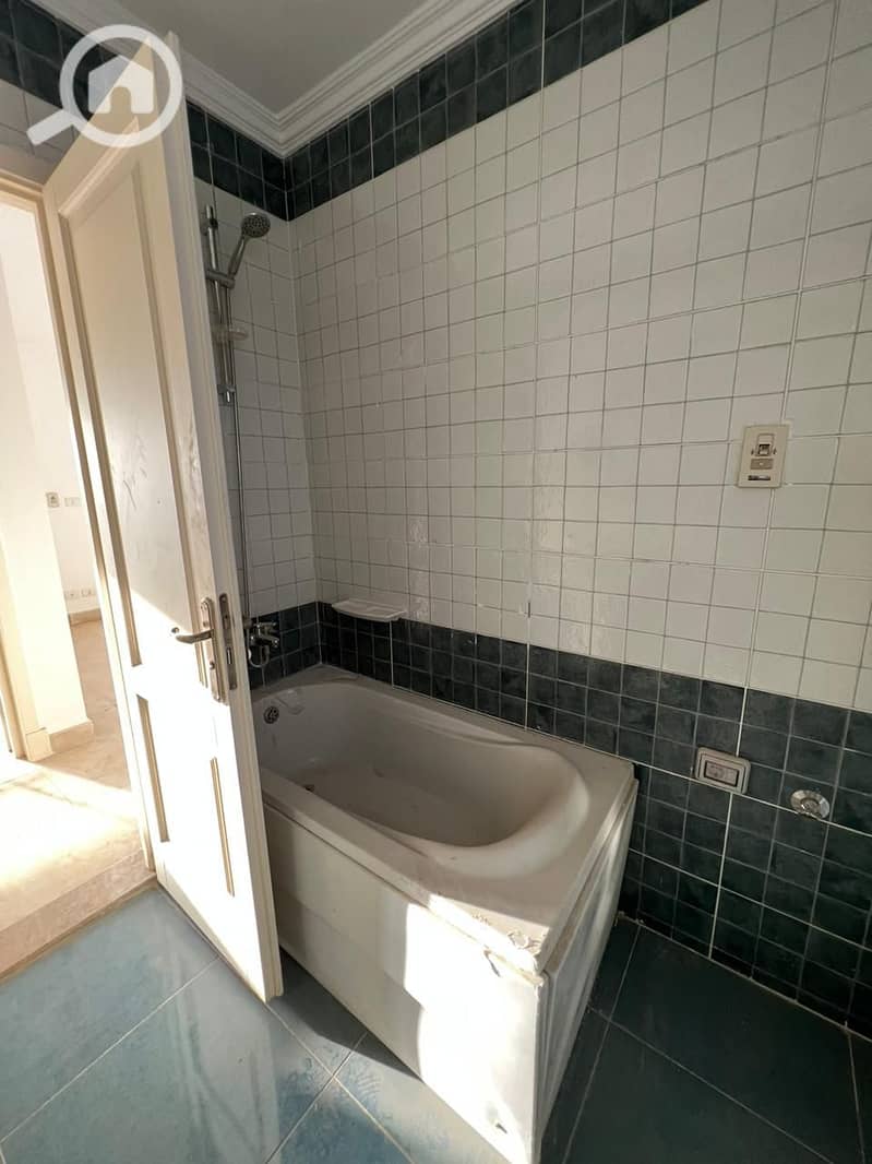 9 8. jpg