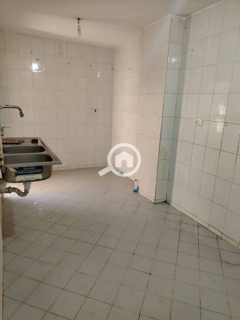 4 28355. jpg