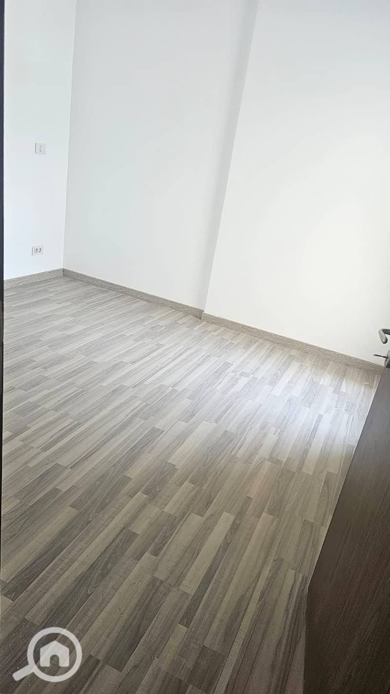 3 1000914867. jpg