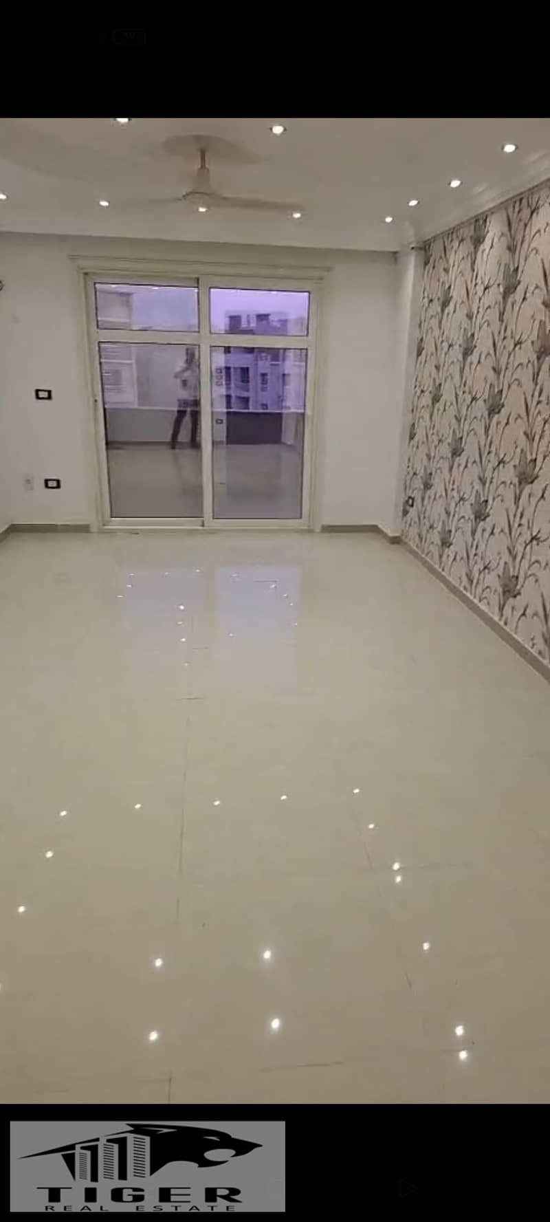 1000811050. jpg 1000811050. jpg