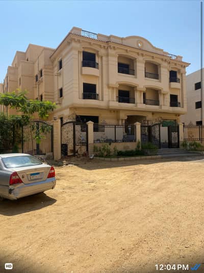 فیلا 10+ غرف نوم للبيع في القاهرة الجديدة، القاهرة - فيلا بالتمر حنة تجمع خامس