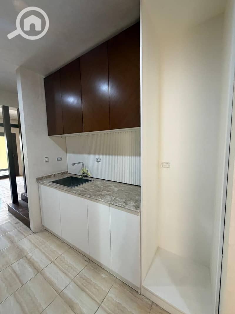 10 d5fea0cd-1619-4bd7-9ea0-41eb2b9de98e. jpg