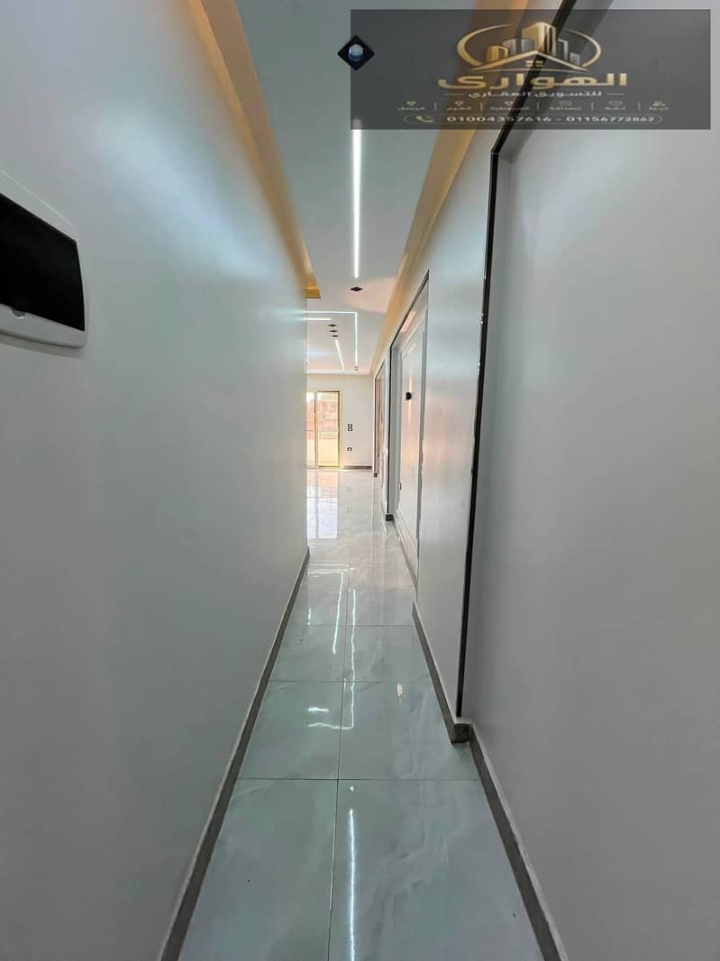 8 1000872070. jpg