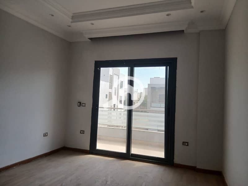 14 cebd88ba-6240-4ce2-98a1-fd0f30279477. jpg