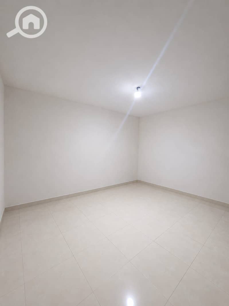 7 1000912944. jpg