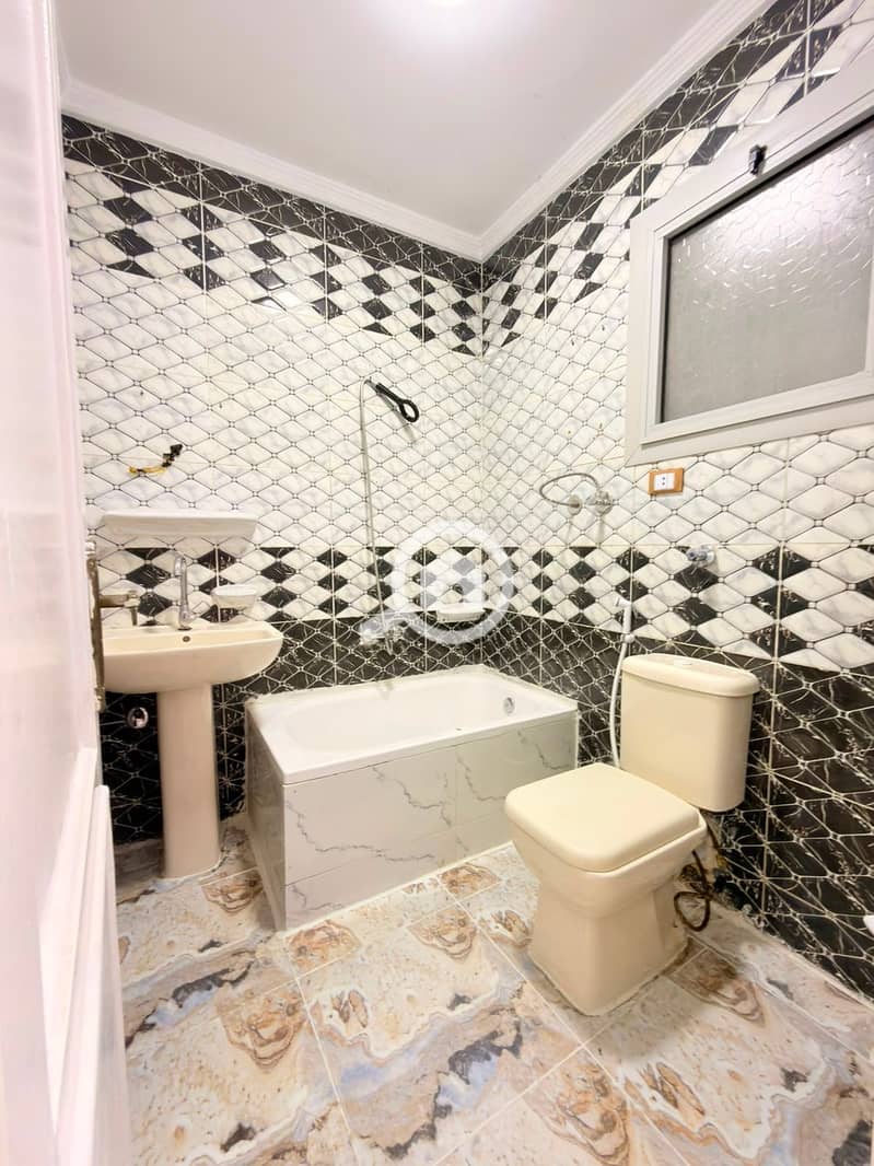18 6bad1def-9cff-4a07-bd4a-3aeea6cb3006. jpg