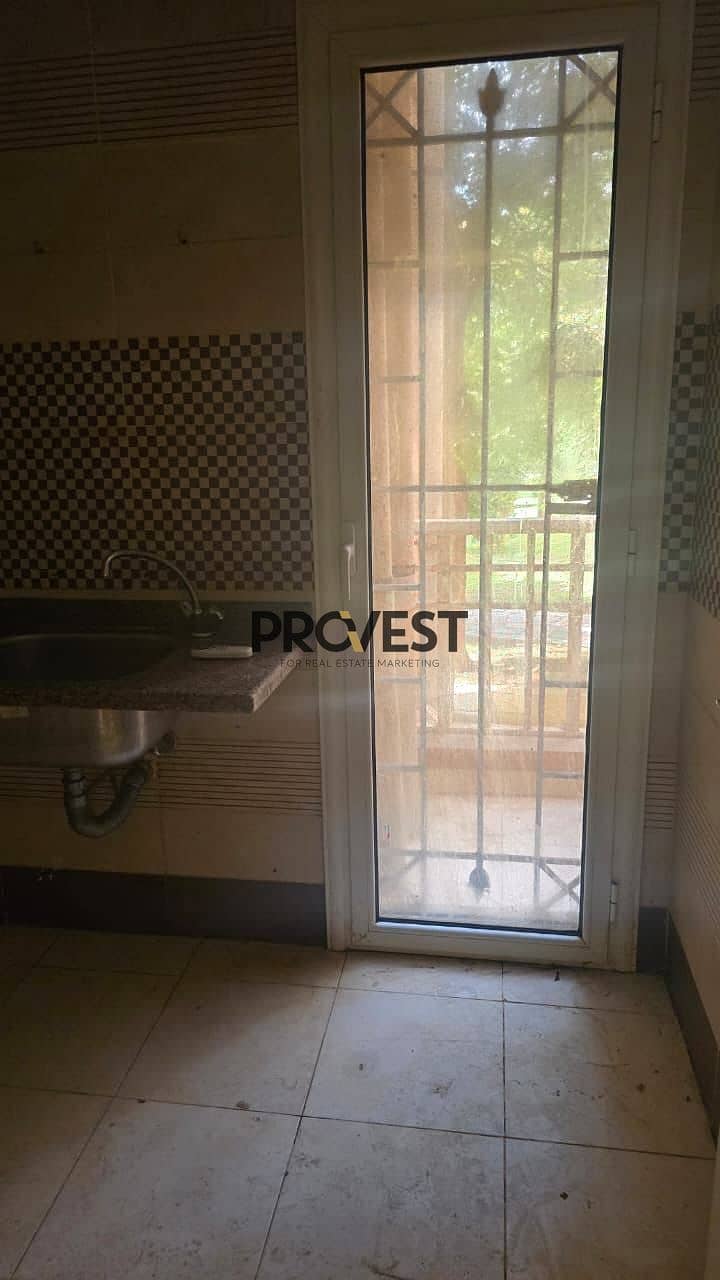 4 17e67993-72a8-46f1-a3e8-addf3bc78115. jpg