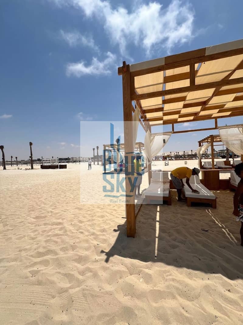2 Seashore Live Photos_page-0001. jpg