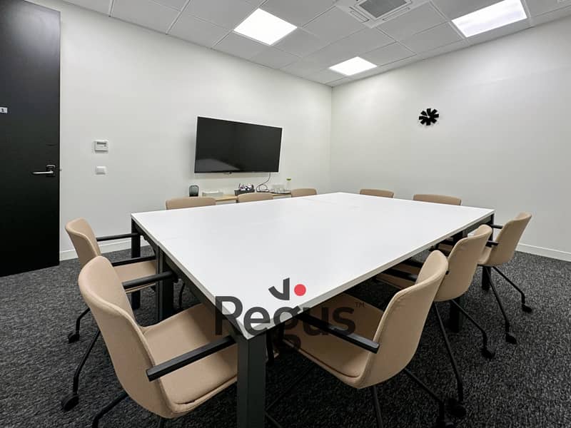 4 Spaces_MadridLasTablas_Spain_Centre6355_BoardRoom1. jpg