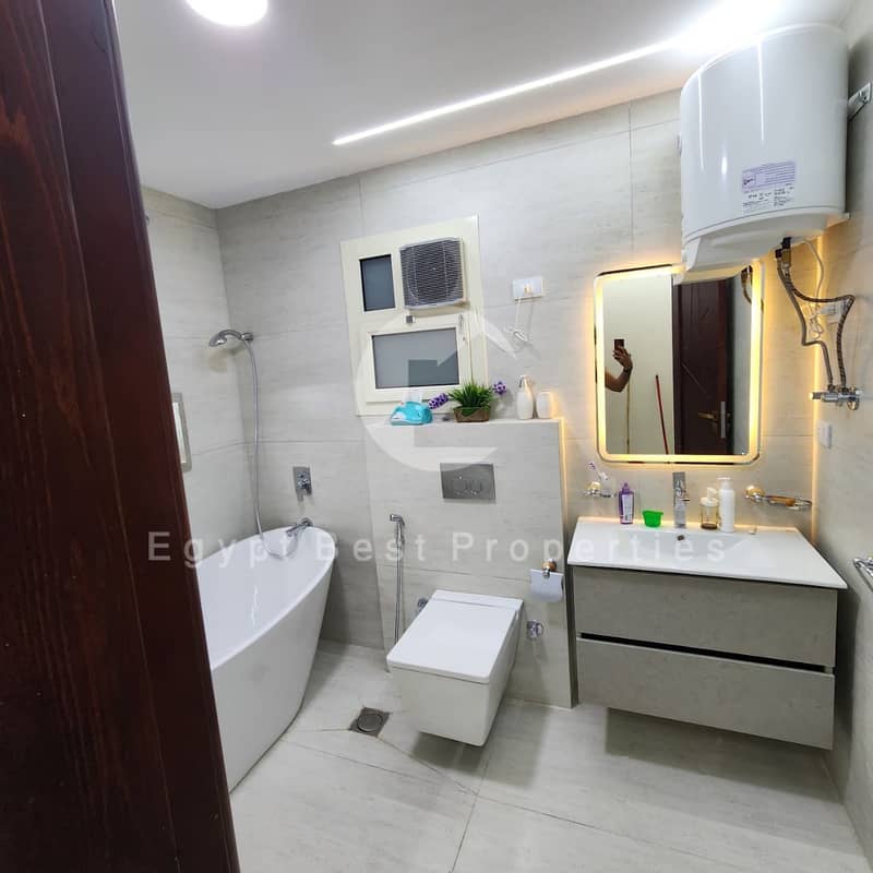 10 f5cd87f0-1ced-4ef5-a0ad-3de2ec20ad46. jpg