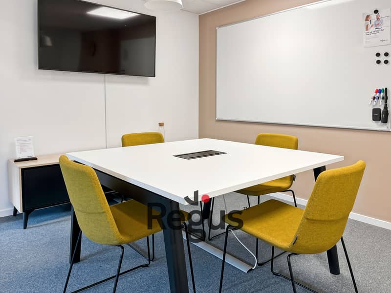 3 Regus_Vänersborg, Sundsgatan_Sweden_Centre 7735_Meeting Room 1_LOCATIONHEROIMAGE. . jpg