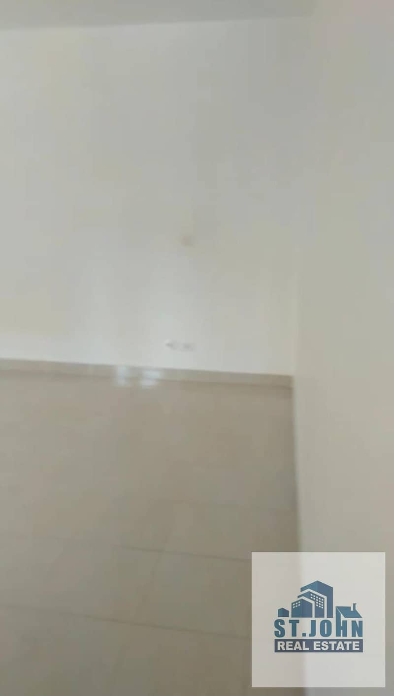 10 1000216345. jpg