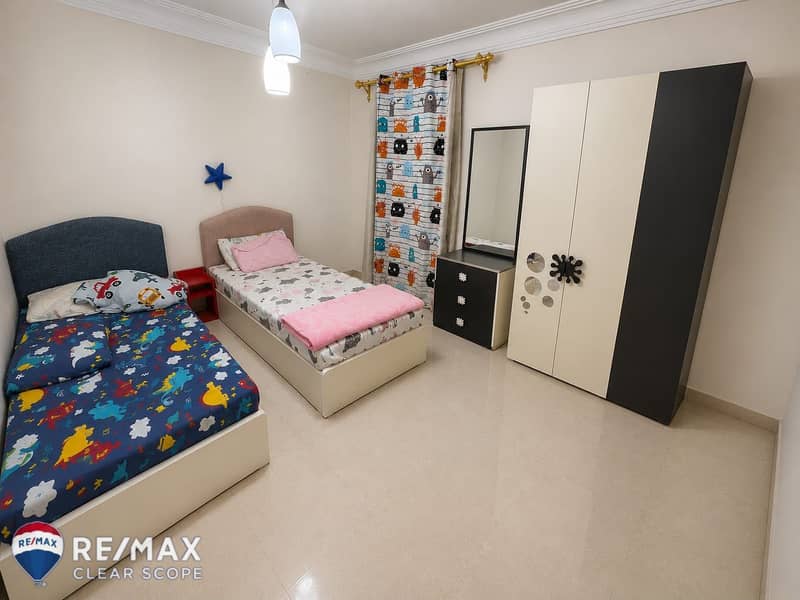 2 ef704b65-1887-4f83-9d51-8dcf5e092850. jpg