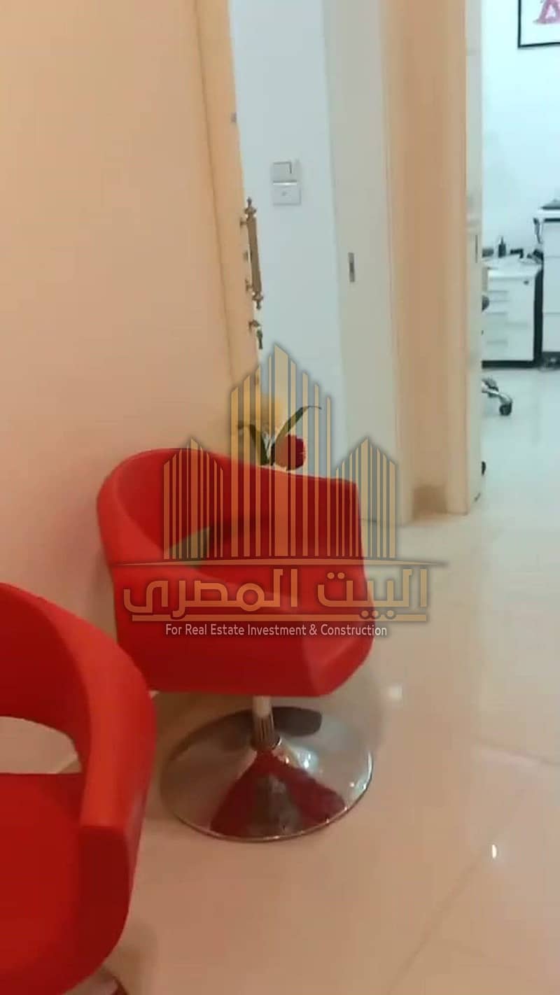 5 01_waiting_chairs. jpg