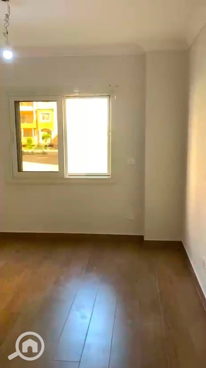 8 1000584888. jpg