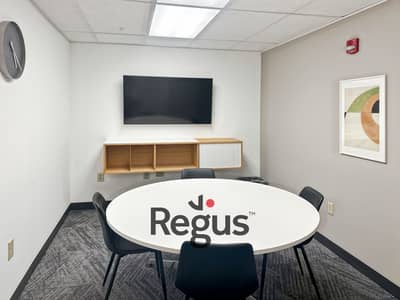 مکتب  للايجار في الجمرك، الإسكندرية - HQ_OH, West Chester - Beckett Park of West Chester HQ_USA_Centre 5972_Meeting Room 1_LOCATIONHEROIMAGE. jpg