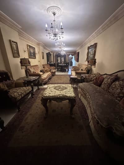 3 Bedroom Flat for Sale in Bolkly, Alexandria - شقه للبيع بالهدايا علي ترام مساحه 185 م