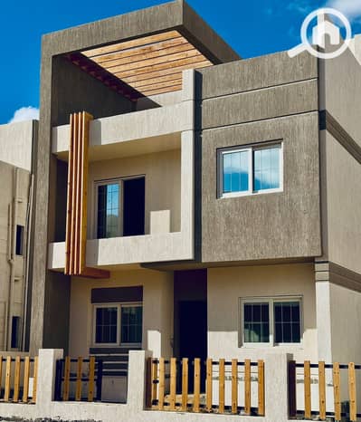 3 Bedroom Townhouse for Sale in Sheikh Zayed, Giza - WhatsApp Image 2025-12-13 at 11.30. 38 AM. jpeg 3 Bedroom Townhouse for Sale in Sheikh Zayed, Giza - WhatsApp Image 2025-12-13 at 11.30. 38 AM. jpeg