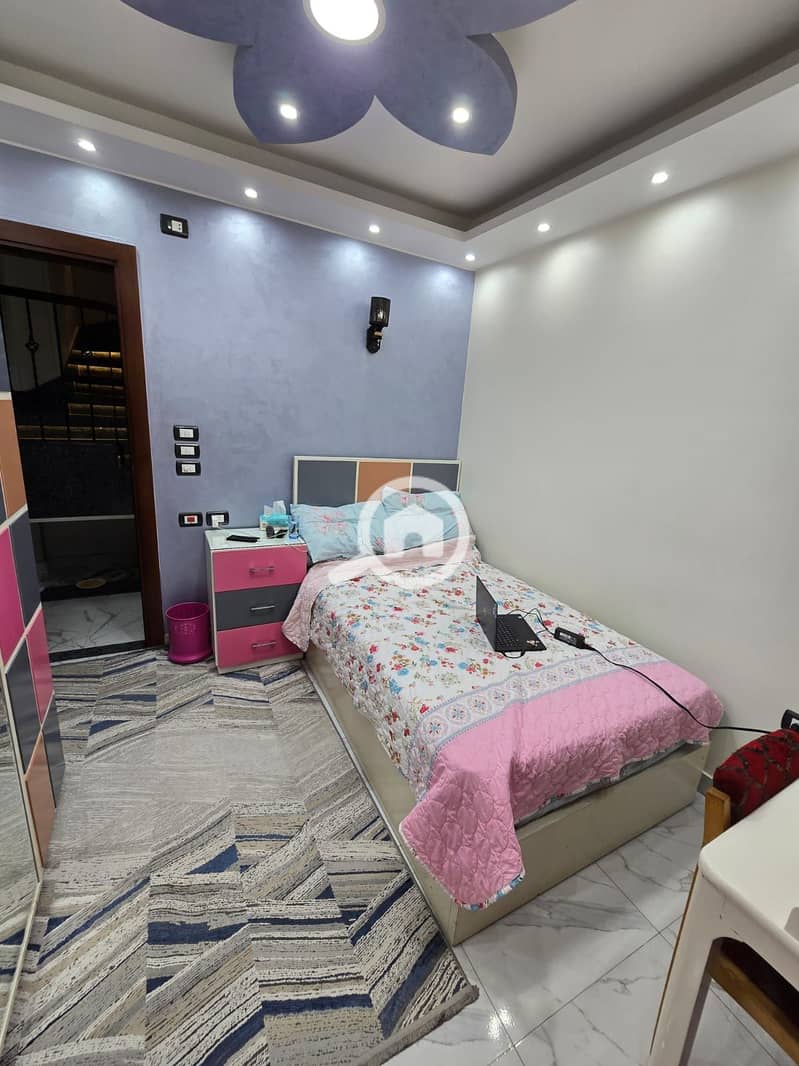 7 828165bd-db28-441a-8f98-b8fdddaf9ea2. jpg