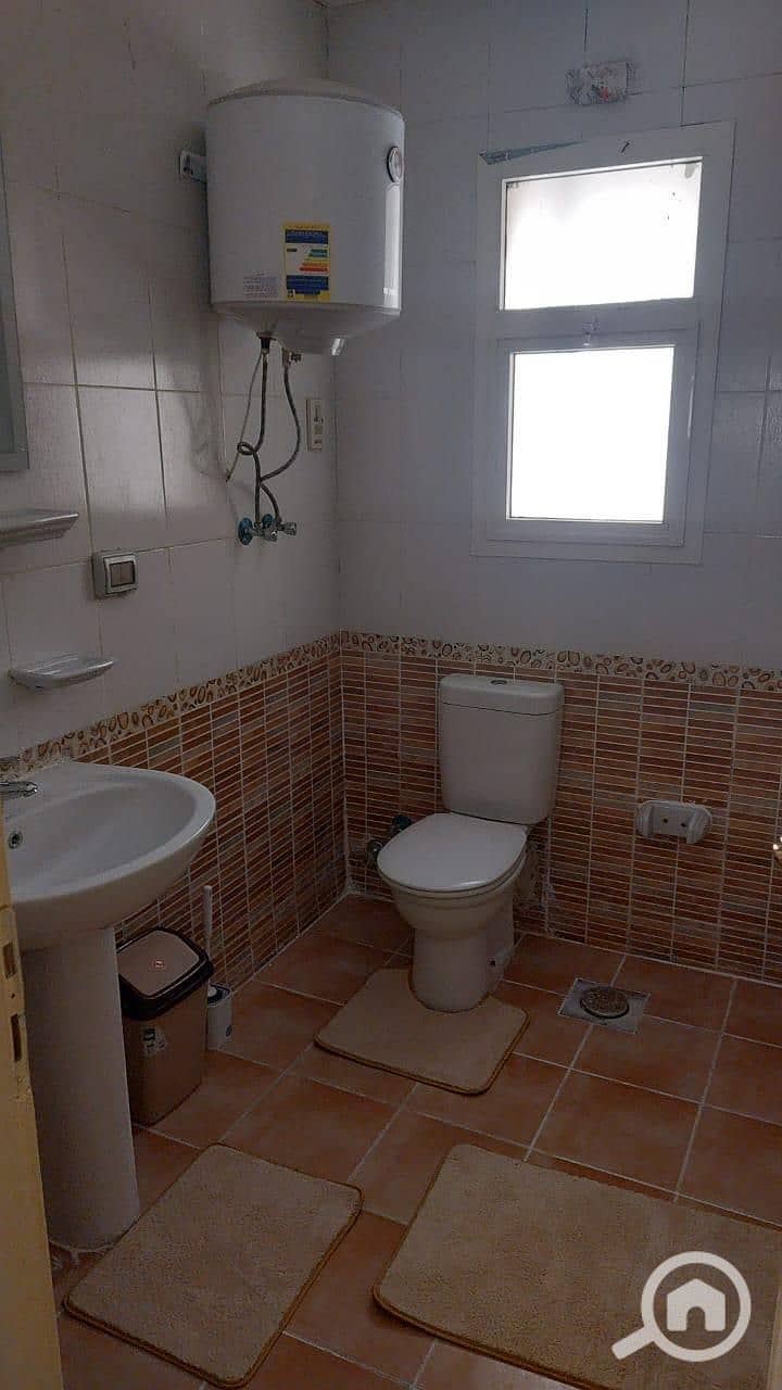 12 1000321148. jpg
