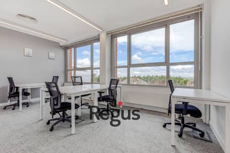 مکتب  للايجار في كفر سعد، دمياط - Regus Civic Building 5851 Epping UK Large Office 1. jpg
