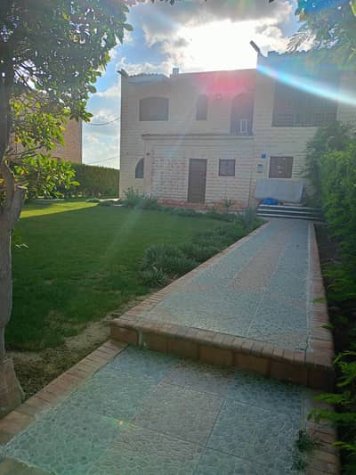 5 Bedroom Villa for Sale in North Coast, Matruh - فيلا مارينا 6 صف اول بحيرة