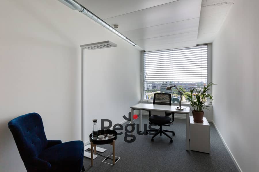 2 Spaces Ambassador 4788 House Zurich Switzerland Office Without People - Ambassador House. jpg