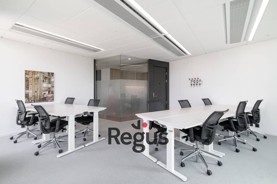 8 Spaces Hammarbybacken 5204 Johanneshov Sweden Large Office. jpg
