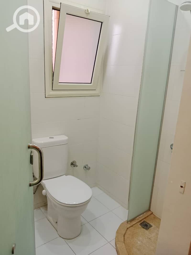 8 1000084457. jpg