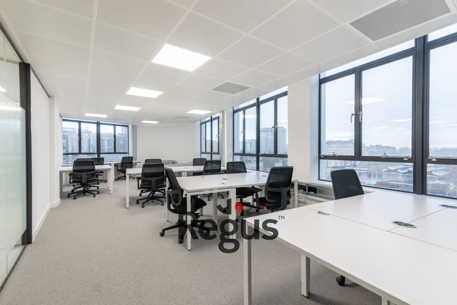 10 Spaces Castle Park 5415 Bristol UK Large Office. jpg