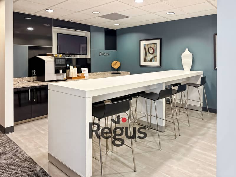 5 Regus_CA, Ontario - One Lakeshore_USA_Centre 1820_Refresh Area 2. jpg