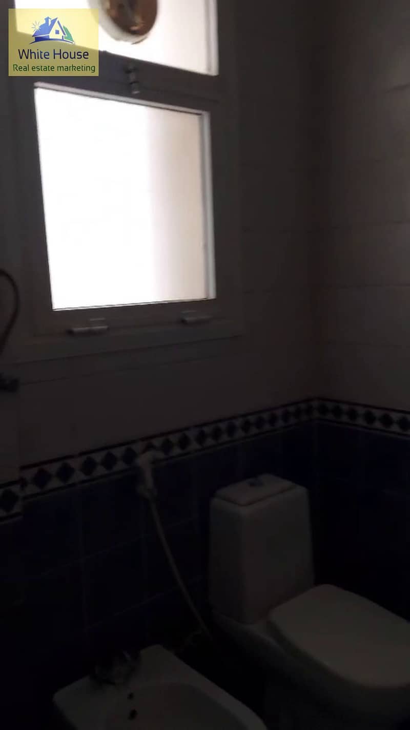 5 Bathroom_2. jpg