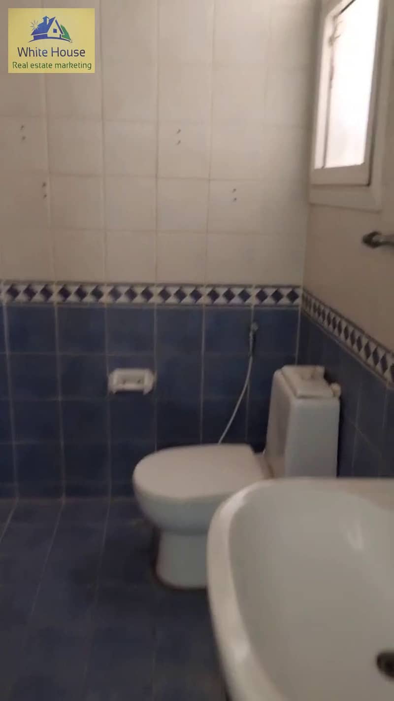 6 Bathroom_3. jpg