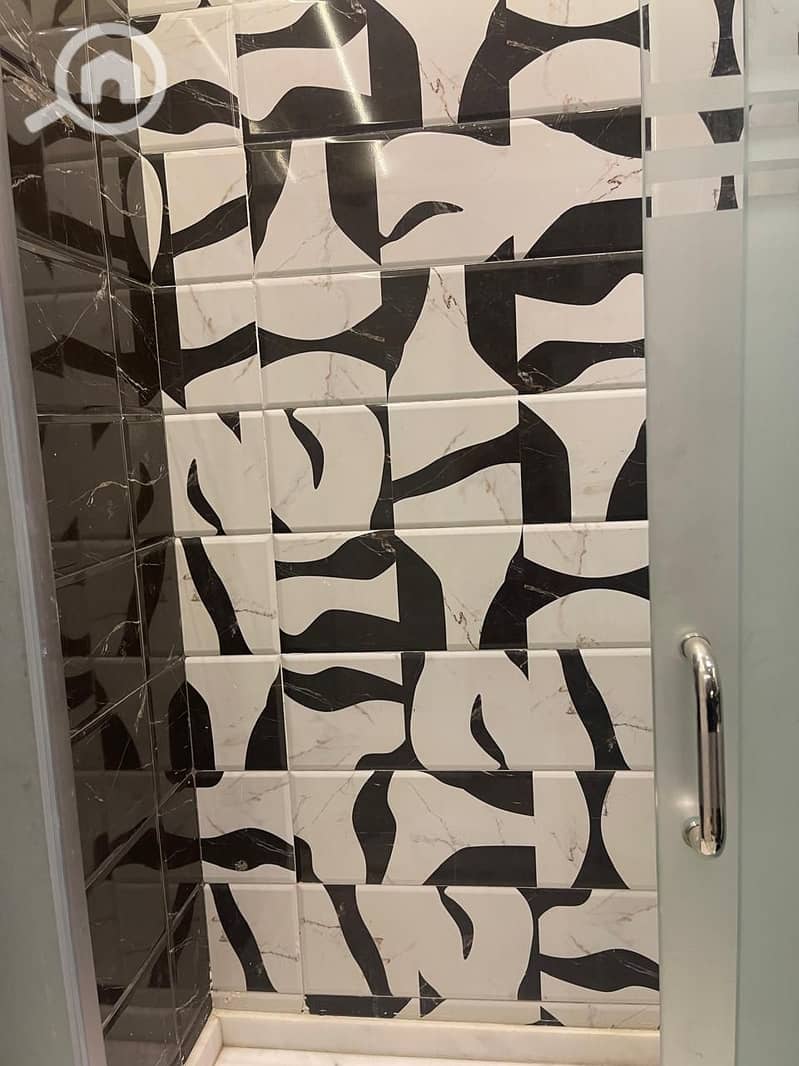 8 28677. jpg